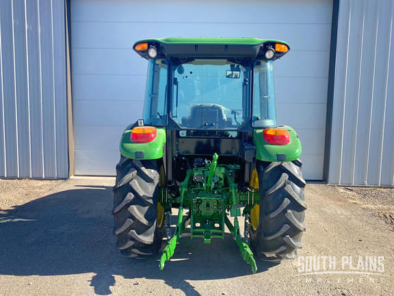 Image of John Deere 5060E equipment image 3