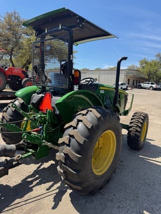 Image of John Deere 5060E equipment image 4