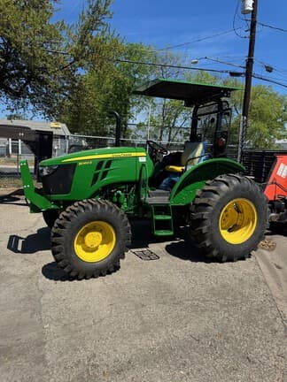 Image of John Deere 5060E equipment image 2