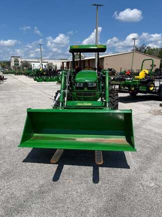 Image of John Deere 5060E equipment image 4