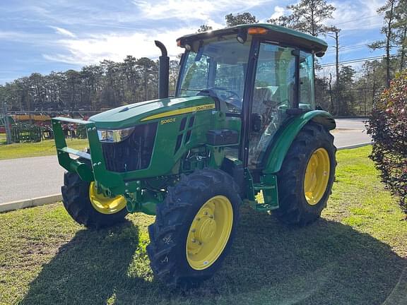 Image of John Deere 5060E equipment image 1