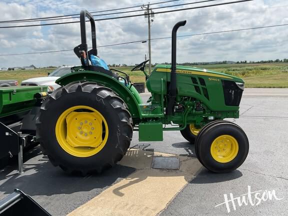 Image of John Deere 5060E equipment image 4