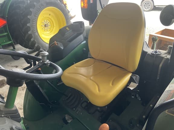 Image of John Deere 5060E equipment image 4