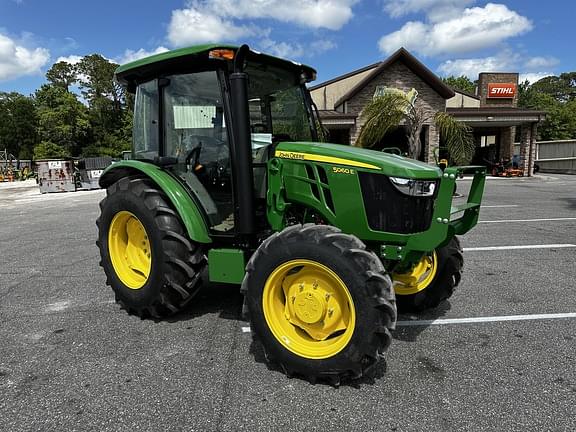 Image of John Deere 5060E equipment image 2