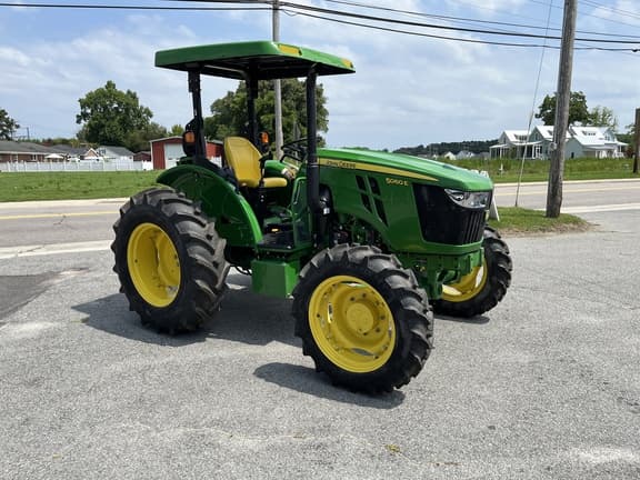 Image of John Deere 5060E equipment image 2
