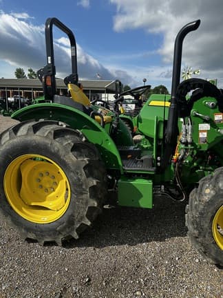 Image of John Deere 5060E equipment image 2