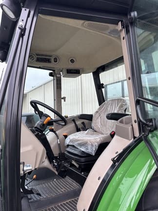 Image of John Deere 5060E equipment image 2