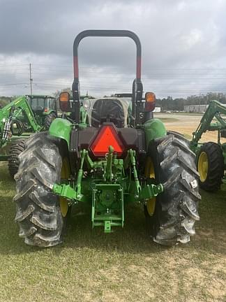 Image of John Deere 5060E equipment image 4