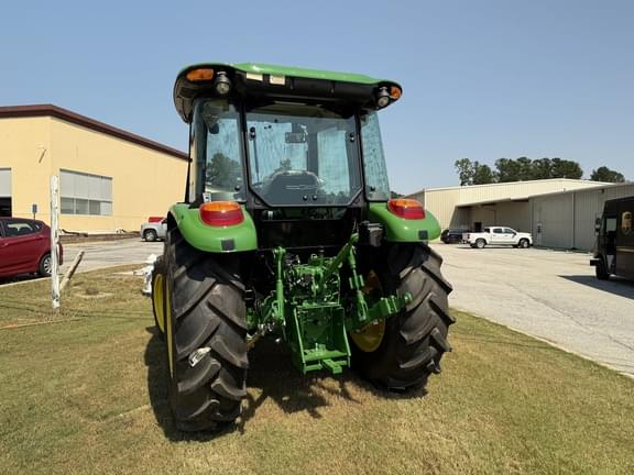 Image of John Deere 5060E equipment image 4