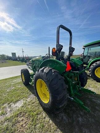 Image of John Deere 5060E equipment image 2