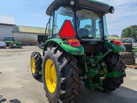 Image of John Deere 5060E equipment image 2