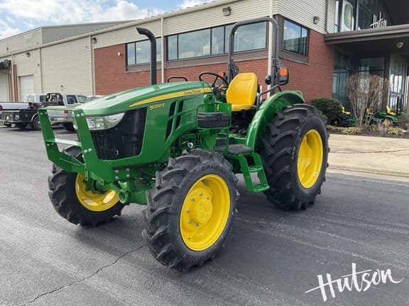 Image of John Deere 5060E equipment image 2