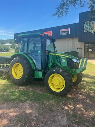 Image of John Deere 5067E equipment image 2