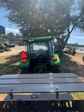 Image of John Deere 5067E equipment image 3