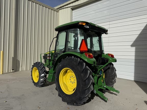 Image of John Deere 5067E equipment image 2