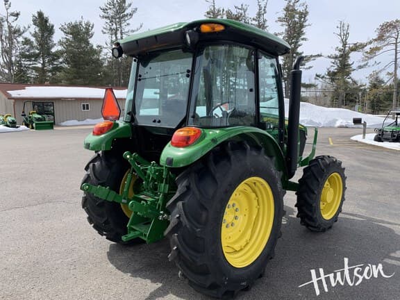 Image of John Deere 5067E equipment image 4