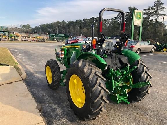 Image of John Deere 5067E equipment image 2