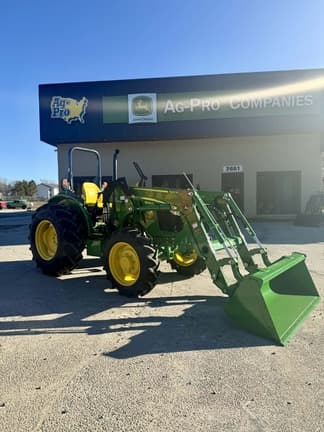 Image of John Deere 5067E equipment image 3