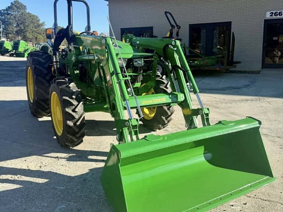 Image of John Deere 5067E equipment image 1