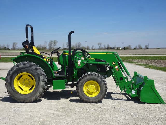Image of John Deere 5067E equipment image 2