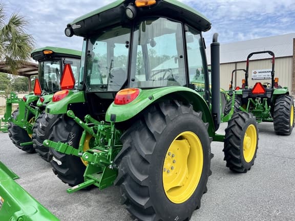 Image of John Deere 5067E equipment image 2