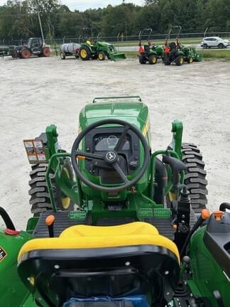 Image of John Deere 5067E equipment image 4