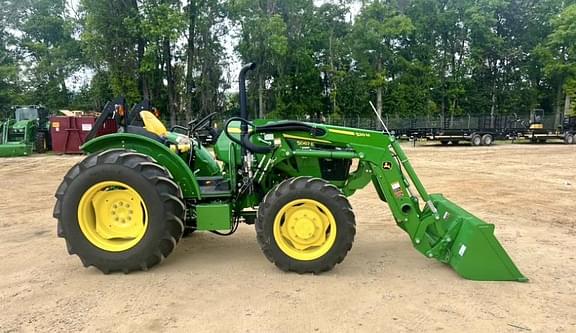 Image of John Deere 5067E equipment image 4