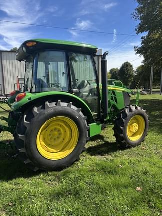 Image of John Deere 5067E equipment image 3