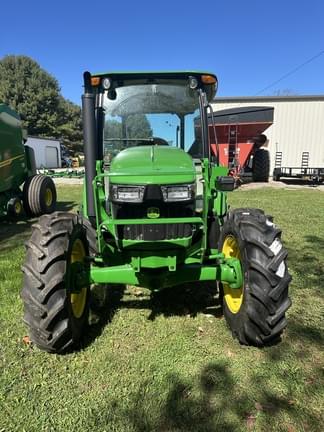 Image of John Deere 5067E equipment image 1