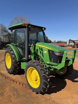 Image of John Deere 5067E equipment image 3