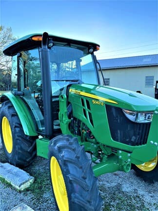 Image of John Deere 5067E equipment image 1