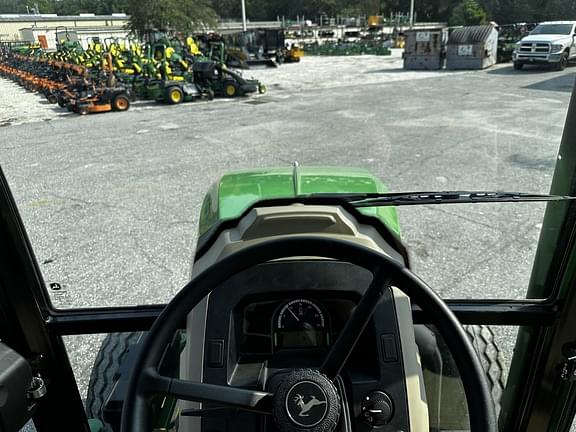 Image of John Deere 5067E equipment image 2