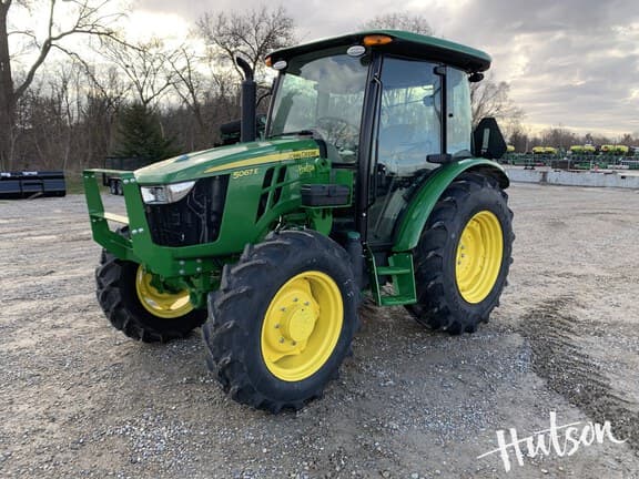 Image of John Deere 5067E equipment image 1