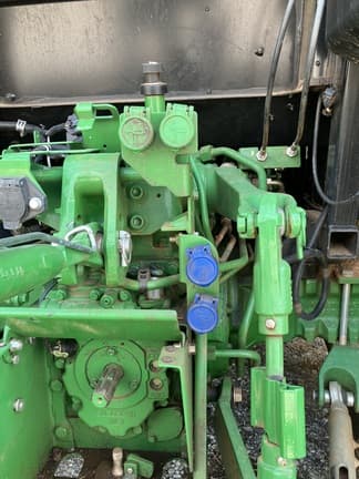 Image of John Deere 5067E equipment image 3