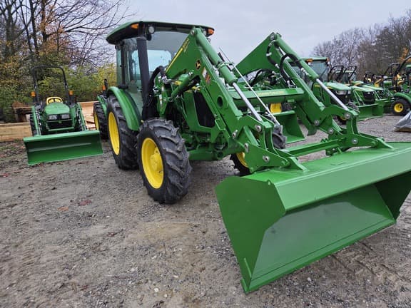 Image of John Deere 5067E equipment image 3