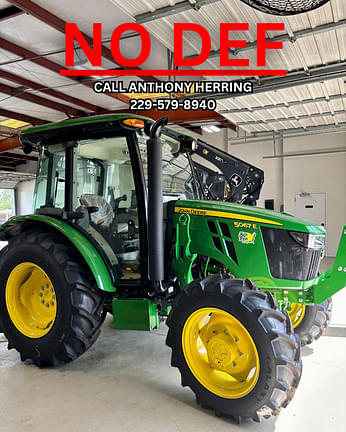 Image of John Deere 5067E equipment image 3