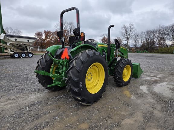 Image of John Deere 5067E equipment image 4