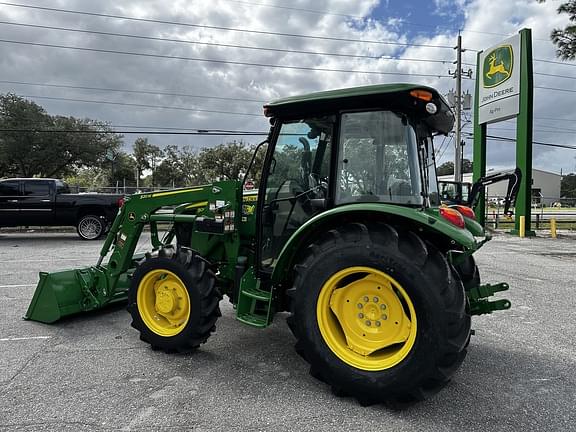 Image of John Deere 5067E equipment image 3