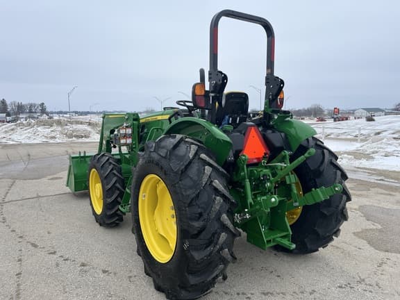 Image of John Deere 5067E equipment image 2