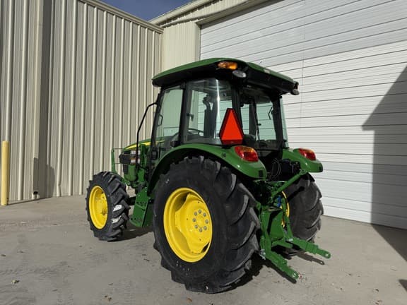 Image of John Deere 5067E equipment image 2