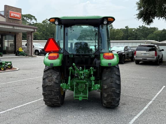 Image of John Deere 5067E equipment image 3