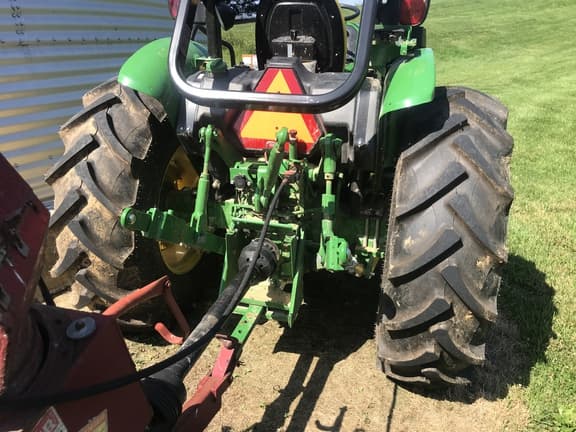 Image of John Deere 5075E equipment image 4