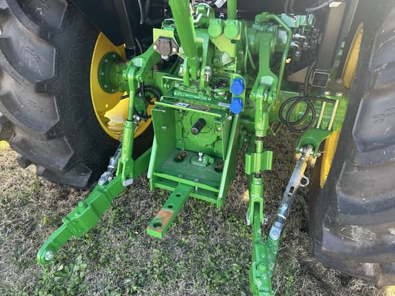 Image of John Deere 5075E equipment image 2
