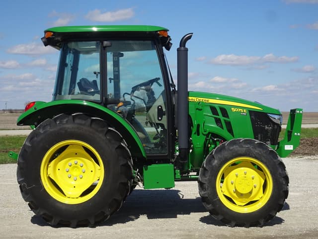 Image of John Deere 5075E equipment image 3