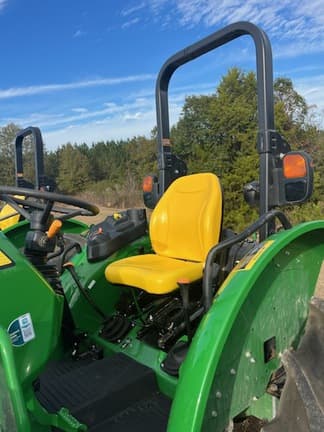 Image of John Deere 5075E equipment image 2