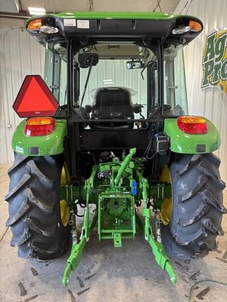 Image of John Deere 5075E equipment image 3