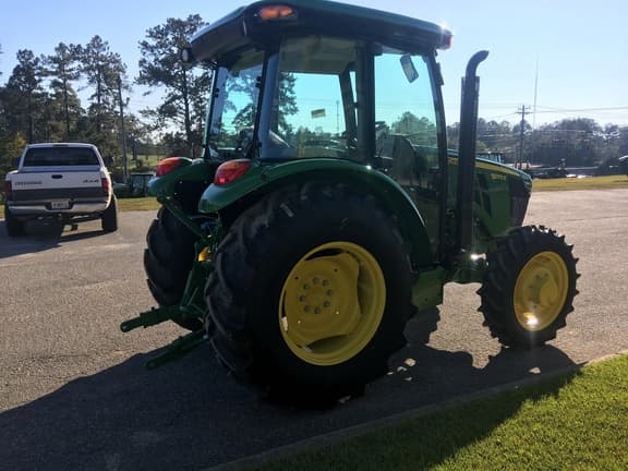 Image of John Deere 5075E equipment image 1