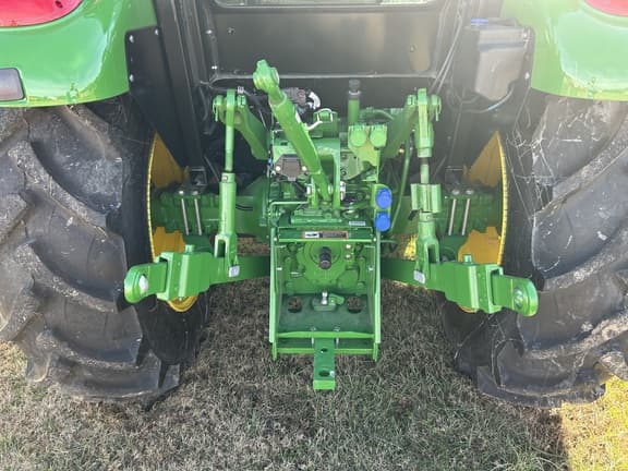 Image of John Deere 5075E equipment image 2