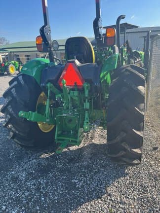 Image of John Deere 5075E equipment image 4