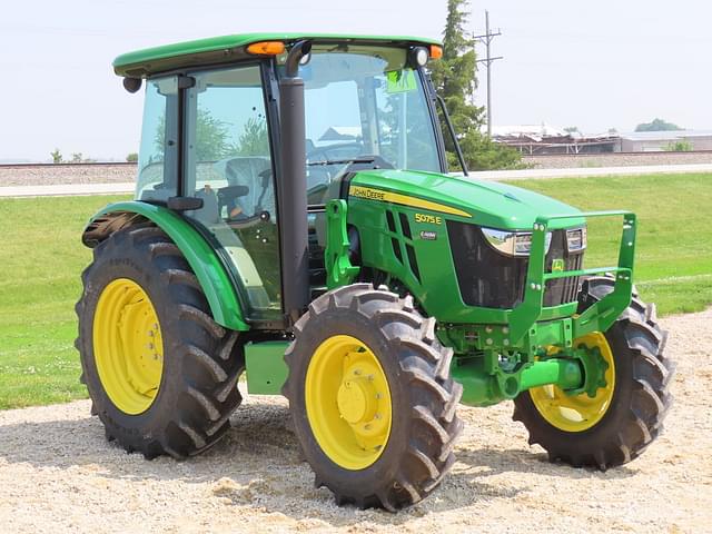 Image of John Deere 5075E equipment image 2